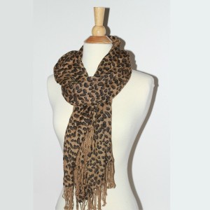 9 Ways to Accessorize Your Look this Winter - #4 scarf